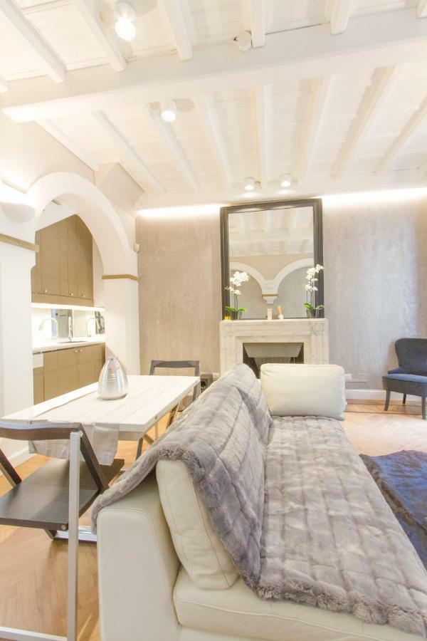 Elegante e completamente arredato apt in Duomo Milano Eksteriør billede